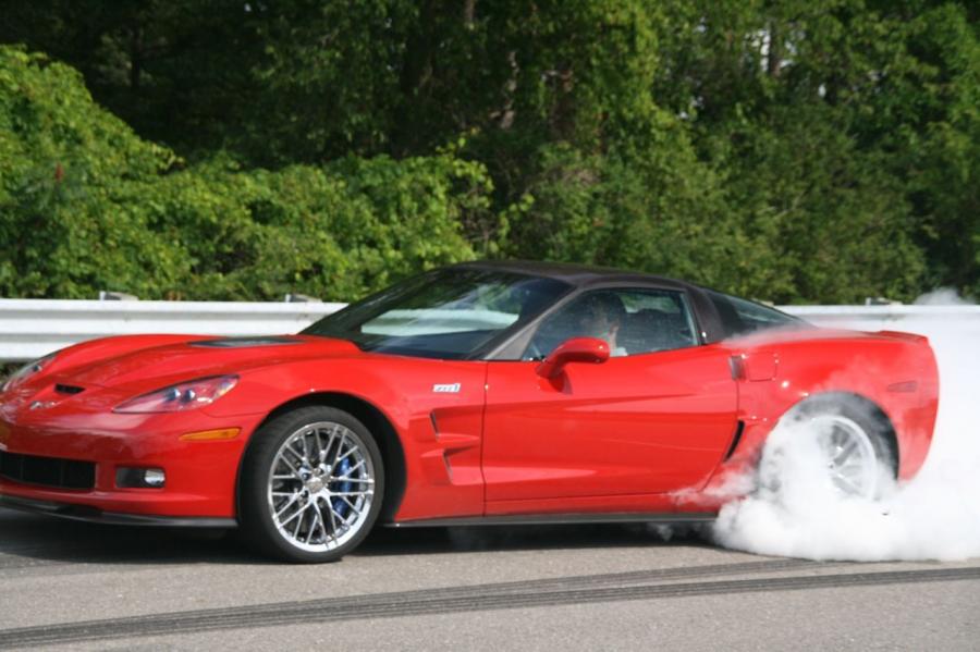  Chevrolet Covette ZR1 Tire Burn 2009 года  (фото 25 из 27)